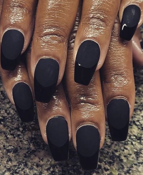 Matte And Shiny Nails, Matte French Manicure, Matte Fall Nails, Purple Sets, Black Nails Design, Dark Color Nails, Black Toe Nails, Black French Manicure, Bella Nails