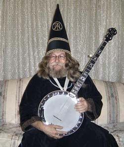 Banjo playing wizard? Nothing to see here! 70s Wizard Aesthetic, 60s Images, Cool Wizard, Old Wizard Aesthetic, Wizard Pfp, Wizard Drawing, Classic Wizard, Wizard Core, Wizard Aesthetic