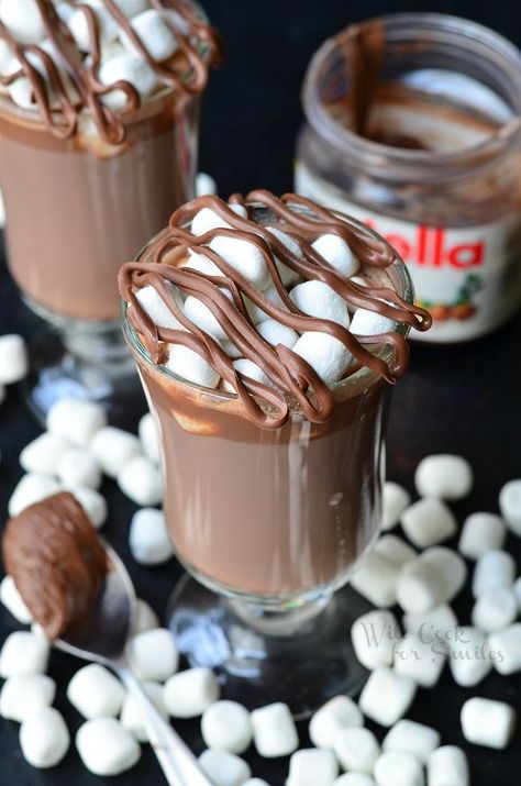 This is exactly what you need after a long day. Nutella Hot Chocolate spiked with hazelnut and coffee liqueurs, topped with marshmallows and more Nutella! Nutella Hot Chocolate Recipe, Creamy Hot Chocolate Recipe, Nutella Hot Chocolate, Will Cook For Smiles, Nutella Recipes, Hot Chocolate Bars, Think Food, Hot Chocolate Recipes, Chocolate Drinks