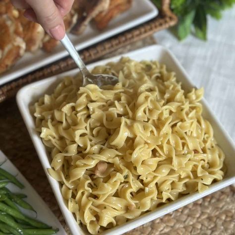 Cafeteria Noodles Noodles As A Side Dish, Cafeteria Noodles, Dinner 321, Healthy Dinner Ideas Easy, Savoury Rice Recipe, Egg Noodle Dishes, Noodles Dinner, Butter Noodles, Noodle Dinner