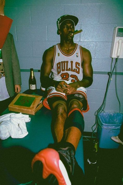 Jordan Year, Michael Jordan Photos, Jordan Photos, Basketball Photography, Nba Wallpapers, Nba Pictures, 23rd Birthday, Jordan 23, Basketball Pictures