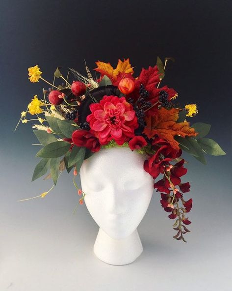 Headdress Ideas, Twig Crown, Goddess Headdress, Woodland Fairy Costume, Silk Flower Crown, Feather Crafts Diy, Fairy Goddess, Sunflower Hair, Crown Ideas