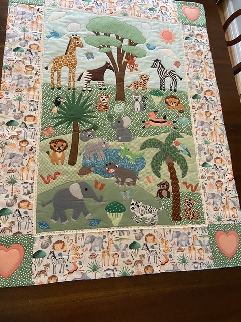 Jungle Baby, Childrens Quilts, Jungle Theme, Baby Items, Baby Quilts, Toys, Home Decor