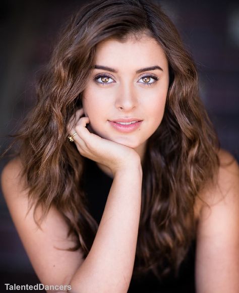 #HillikerKalani photoshoot with alex kruk Meika Woollard, Professional Headshots Women, Kalani Hilliker, Model Headshots, Headshots Women, Headshot Poses, Actor Headshots, Pose Fotografi, Headshots Professional