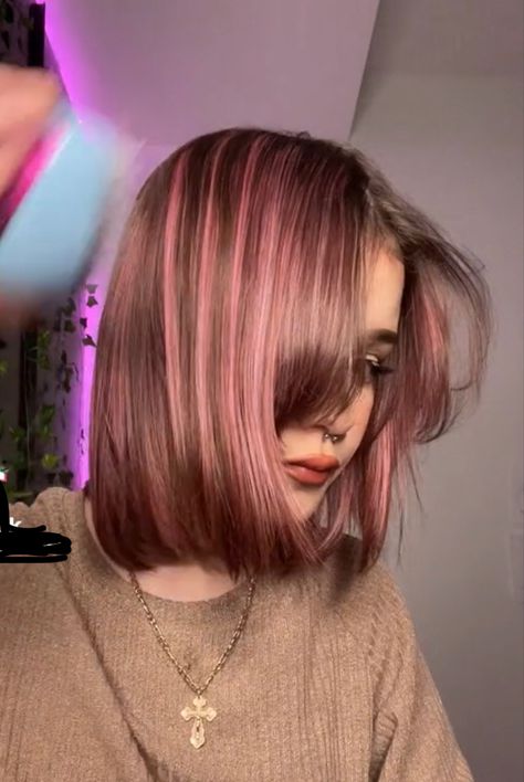 Short Brown Hair Pink Highlights, Pink Highlights In Brown Hair Straight, Short Brown Hair With Pink Highlights, Pink Highlights Short Hair, Short Hair Pink Highlights, Pink Highlights In Brown Hair Short, Short Hair With Pink Highlights, Light Brown Hair With Pink Highlights, Brown Hair Pink Highlights