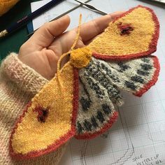 Knit Ideas Creative, No Sew Yarn Crafts, Knitting Inspo Aesthetic, Moth Sewing Pattern, Knit Sculpture, Knitting Sculpture, Moth Crafts, Knitting Ideas Creative, Cool Knitting Projects