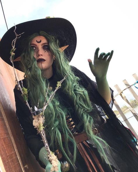 I had a really fun time creating my own character to wear to the ren faire. Her name is Hyacinth Sybil and is a circle of land swamp Druid.… Swamp Druid, Swamp Witch, Vintage Witch Art, Vintage Halloween Photos, Ren Faire Costume, Nature Witch, Witch Cosplay, Witch Party, Witch Costumes