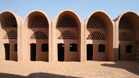 Nubian Architecture, Hassan Fathy, Arabic Architecture, Earth Architecture, Studio Mumbai, Modernist Architects, Brick Construction, Arch Architecture, African Architecture