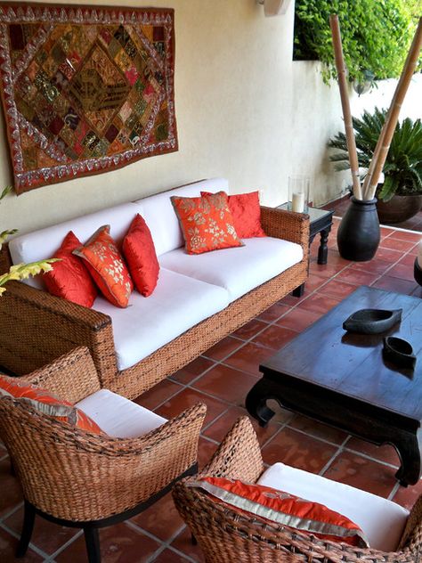 20 Cozy Chic Patio Design Ideas Perfect for Sunny Days Indian Interior Design, Home Decor Pieces, Indian Interiors, Ethnic Home Decor, Design Seeds, Indian Decor, Natural Home Decor, Indian Home, Decor Pieces