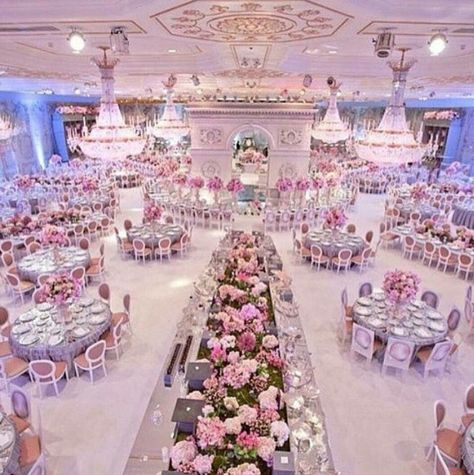 This WILL be my wedding one day. Wedding Ceremony Decorations Indoor, Paris Theme Wedding, Stage Wedding, Lebanese Wedding, Indoor Wedding Ceremonies, Tables And Chairs, Media Sosial, Salou, Wedding Stage