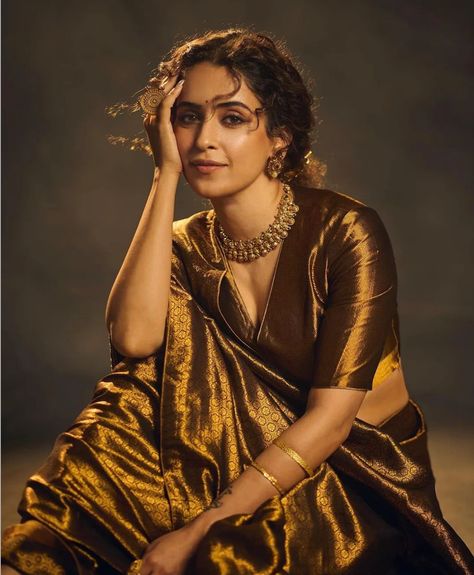 Gold Blouse Designs Latest, Golden Saree Blouse Designs, Golden Blouse Designs, Gold Blouse Designs, Golden Saree, Sanya Malhotra, Silk Sarees Online Shopping, Sari Blouse Designs, Saree Designs Party Wear