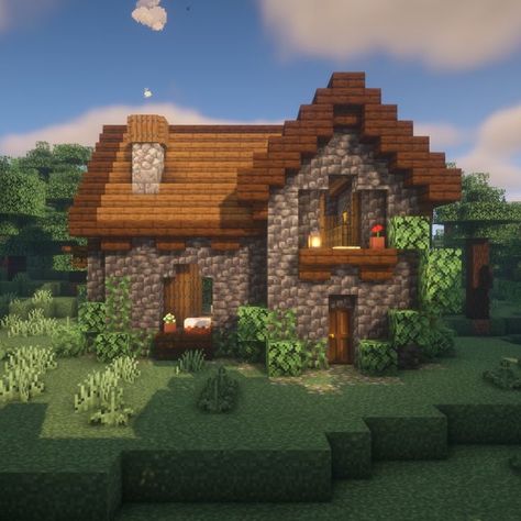 A small spruce cottage. Hit the link for the tutorial + 2 more small cottages! Minecraft Cottage House, Minecraft Cabin, Minecraft Small House, Cottage Minecraft, Minecraft Houses Survival, Minecraft Houses Blueprints, Minecraft Structures, Minecraft House Plans, Bangunan Minecraft