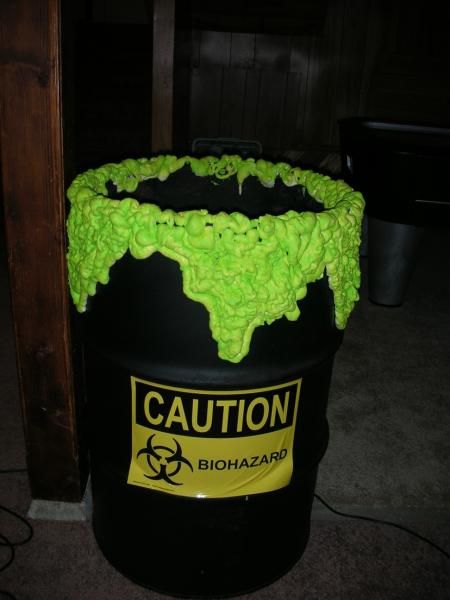 This is what I did for our garbage can last year. I still have this but learned we need a large can in each of the two gathering areas of the house to save on having to pick up a million bottles, etc the next day. Any ideas of what to do for a second can? We have a large (40 gallon?) plastic can I can alter. Caution Sticker, Gothic Party, Sugar Skull Halloween, Diy Halloween Decor, Fog Machine, Zombie Party, Adornos Halloween, Halloween Tattoo, Diy Halloween Projects