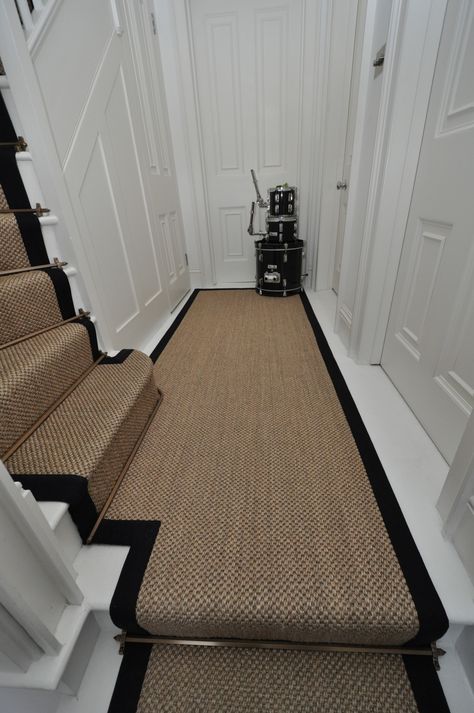 Stair Runners And Landing Carpet, Berber Carpet Stair Runner, Carpet Stair Rods, Stairs Runners Ideas, Stair Runner Corner Stairs, Landing Runner Carpet, Carpet Runner Hallway, Stair Runner With Brass Rods, Stair Runner Bars