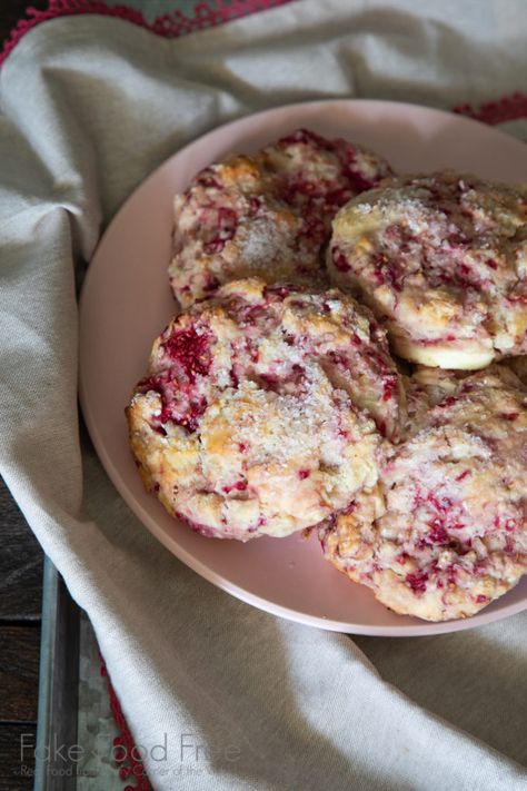 Raspberry Cream Cheese Scones, Cream Cheese Scones Recipe, Raspberry Cream Cheese Muffins, Cream Cheese Scones, White Chocolate Raspberry Scones, Sweet Scones, Cheese Scone Recipes, Raspberry Cream Cheese, Raspberry Scones