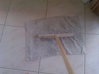 Step by step on how to use a Cuban Mop.....boy does this bring back memories!  My Abuela would be proud Cuban Mop, Diy Zero Waste, Cuban Heritage, Cleaning Tile Floors, Cuban Food, Cleaning Stuff, Cleaning Laundry, Eco Living, Tile Floors