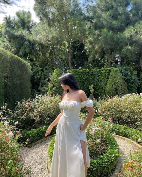 Botanical Garden Photo Shoot, Taurus Aesthetic, Tarot Horoscope, Astrology Tarot, Zodiac Taurus, Glam Photoshoot, Picnic Dress, Garden Dress, Gardening Outfit