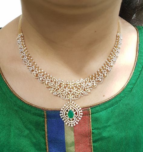 Chokers Diamond, Choker Diamond, Indian Gold Jewellery Design, Diamond Necklace Indian, Real Diamond Necklace, Diamond Jewelry Set, Diamond Pendants Designs, Gold Jewelry Simple Necklace, Gold Necklace Indian Bridal Jewelry