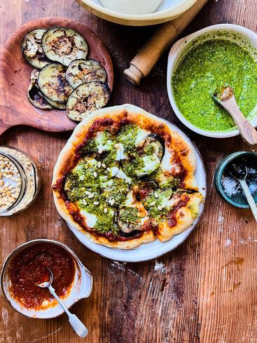 Crispy Aubergine, Aubergine Pizza, Frying Pan Pizza, Baba Ganush, Seasonal Vegan Recipes, Plant Based Cheese, Easy Tomato Sauce, Potato Tacos, Pesto Pizza