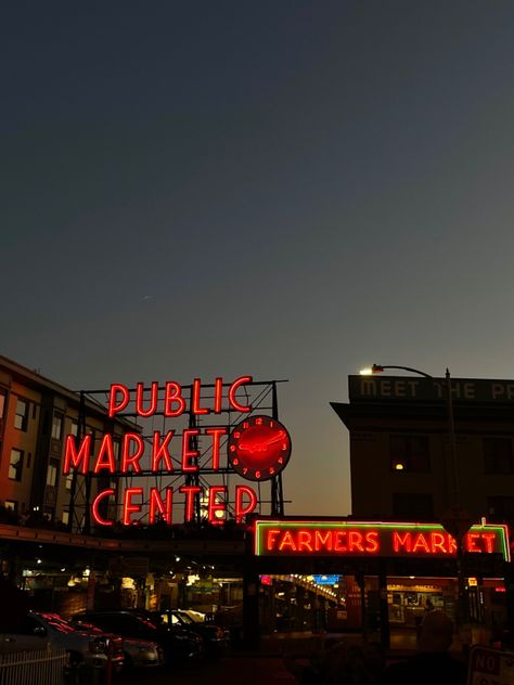 Public Market Seattle, Seattle Market, Northwest Aesthetic, Washington Photography, American Town, Al Qur'an Photography, Seattle Center, Seattle Travel, Qur'an Photography