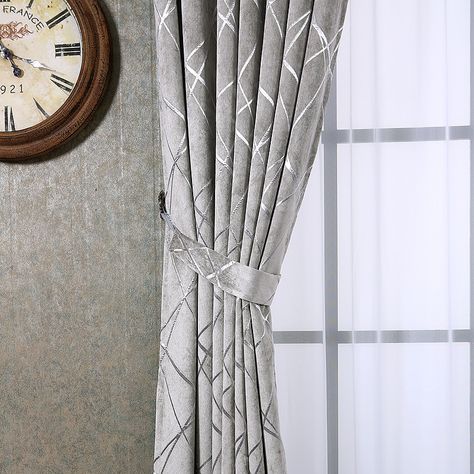 Silver Curtains Bedroom, Silver Curtains Living Room, Luxury Blinds, Peach Decor, Silver Curtains, Window Treatments Bedroom, Tulle Curtains, Striped Curtains, Elegant Curtains