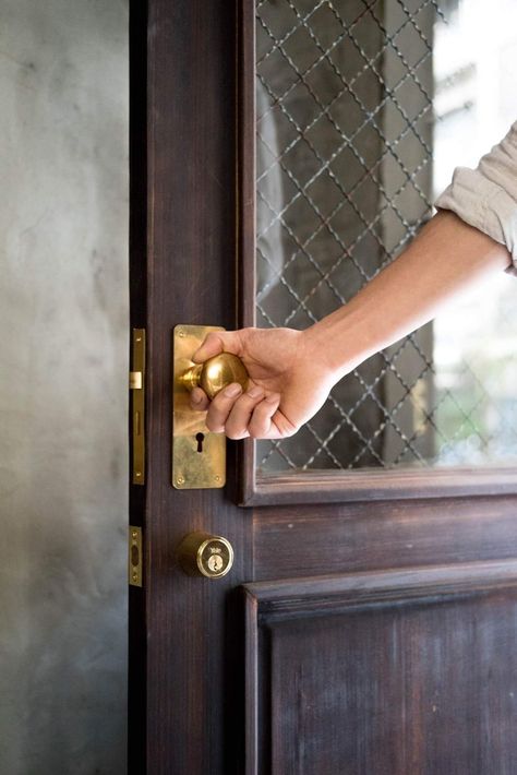 Hand On Doorknob Reference, Hand Doorknob, Art School Portfolio, Workshop Office, Gentleman Aesthetic, Art Studio At Home, Hand Reference, Figure Sketching, Closed Doors