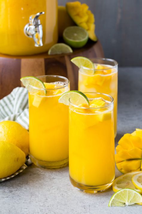 Mango Lemonade - Easy Peasy Meals Summer Lemonade Recipes, Lemonade Flavors, Honey Lime Shrimp, Cucumber Lemonade, Sugar Free Lemonade, Mango Lemonade, Best Summer Cocktails, Meal Planning App, Peach Lemonade