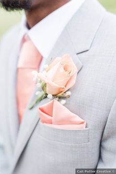 Groom wedding outfit - suit grey pink bright light soft pocket square rose tie boutonniere summer classic {Cait Potter Creative} Grey Tuxedo Wedding, Chambelanes Outfits, Groom Wedding Outfit, Fishers Indiana, Groom Suit Grey, Wedding Groomsmen Attire, Young Wedding, Wedding Outfits For Groom, Rustic Boutonniere