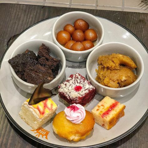 Sweet Platter, Variety Food, Appetizer Dishes, Indian Dessert Recipes, Healthy Homemade Recipes, Indian Sweet, Yummy Comfort Food, Indian Desserts, Healthy Sweets Recipes