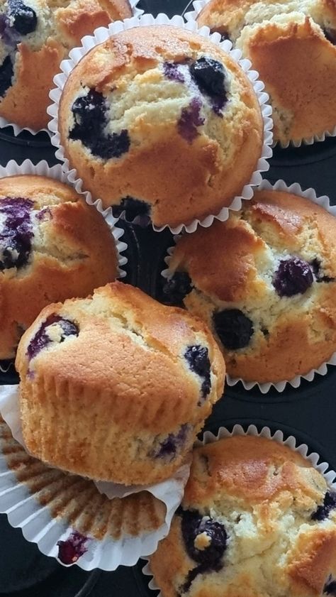 Moist Blueberry Muffins Recipe, Fluffy Blueberry Muffins, Assorted Muffins, Moist Blueberry Muffins, Moist Blueberry Cake, Rock Cakes, Easy Blueberry Muffins, Best Blueberry Muffins, Rock Cake