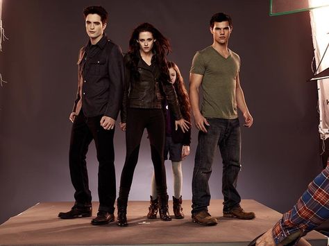 Bella Swan, Edward Cullen, and Jacob Black Twilight Jacob And Renesmee, Jacob And Renesmee, Twilight Poster, Twilight Jacob, The Twilight Saga Eclipse, Twilight Renesmee, Twilight Saga Breaking Dawn, Twilight 2008, Twilight Saga Series