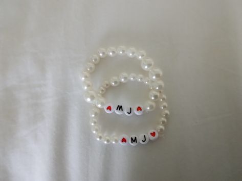 M- Mariah J- Joli J Bracelet, Relationship Bracelets, Letter Bracelet, Letter J, Foto Ideas Instagram, Cute Bracelets, Quick Workout, Birthday Cards, Initials