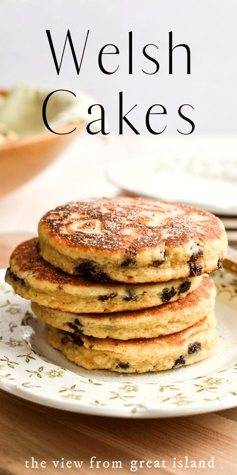 Celtic Recipes, Welsh Cakes Recipe, Irish Desserts Traditional, Breakfast Cakes, Welsh Cakes, Irish Desserts, Welsh Recipes, Hp Sauce, Savory Scones