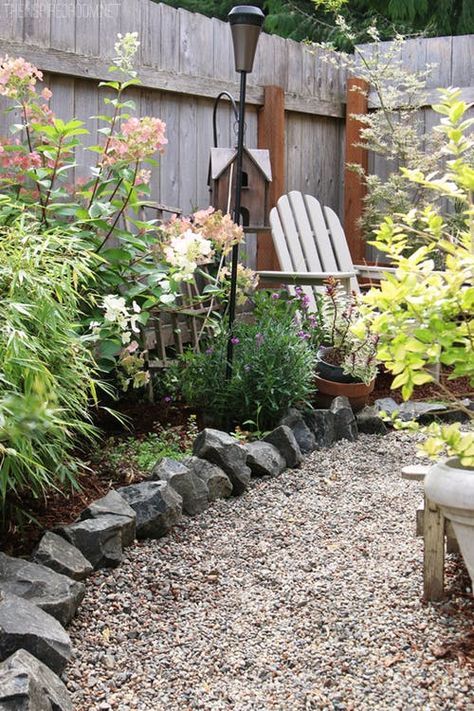 Garden Scapes, Patio Edging, Pea Gravel Patio, Gravel Landscaping, Gravel Patio, Garden Stepping Stones, Gravel Garden, Garden Walkway, Pea Gravel