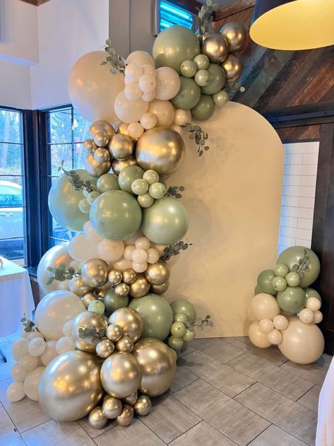 Confirmation Decor, Quince Decorations Ideas, Balloons Art, Leaving Party, Quince Decorations, Birthday Board, Balloon Art, Balloon Decorations, Quince