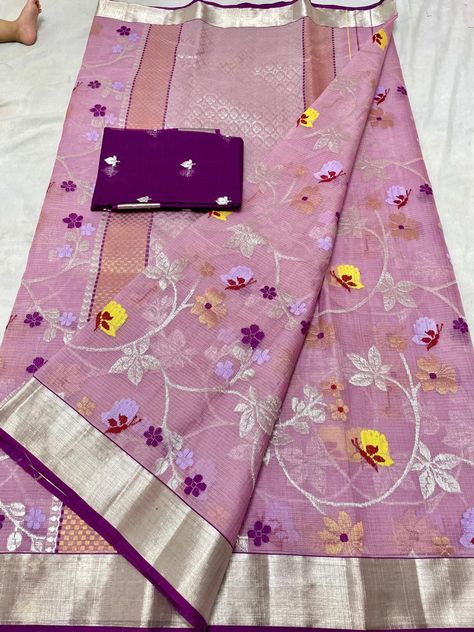 Pure Zari Kota Silk handloom saree in onion pink colour with contrast purple blouse. Onion Pink Colour Combination, Onion Pink Saree Contrast Blouse, Pink Saree Contrast Blouse, Onion Pink Saree, Tissue Sarees, Onion Pink, Pink Color Combination, Kota Silk Saree, Tissue Saree