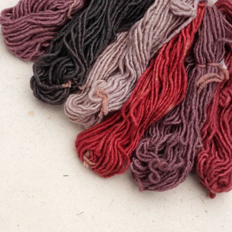 Color Your Fiber with Fungi: 5 Reasons to Dye with Mushrooms Dyeing Tutorials, Diy Dye, Natural Dye Fabric, Eco Dyeing, Fabric Dyeing, Natural Dyeing, Botanical Dyeing, B Vitamins, Art Journal Techniques