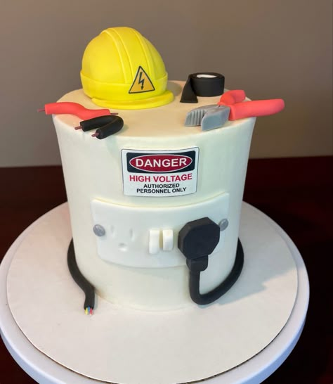 Electrical Cake Ideas, Electrician Retirement Cake, Electrician Birthday Cake, Electrician Cake Ideas, 50th Cake, Graduation Party Planning, Cakes For Men, Novelty Cakes, Graduation Cakes