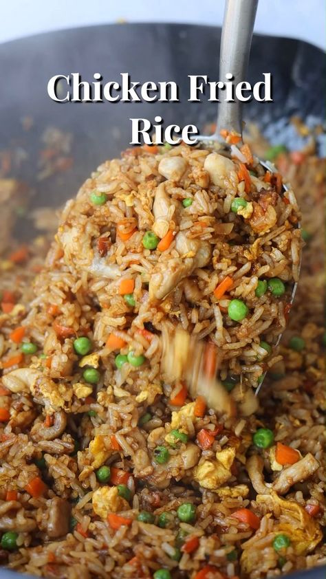 Makanan Rendah Kalori, Homemade Chinese Food, Homemade Chinese, Easy Rice, Easy Rice Recipes, Chinese Cooking Recipes, Easy Chinese Recipes, Chicken Fried Rice, Chicken Fried