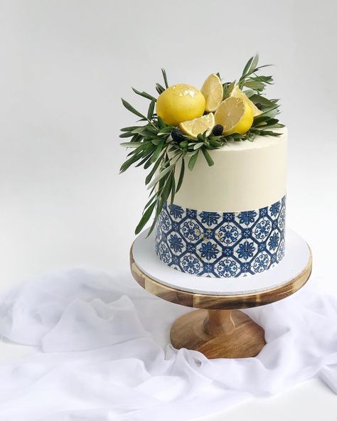 Milk & Honey | Grace on Instagram: “I am so in love with this Mediterranean inspired design 🍋 Fresh lemons, olive leaves and tile 😍 This is one of those cakes where I’m not…” Lemon Birthday Cakes, 30th Cake, Citrus Theme, Elegant Cake Design, Kitchen Bridal Shower, Italian Cake, Olive Leaves, Floral Wedding Cake, Honey Cake