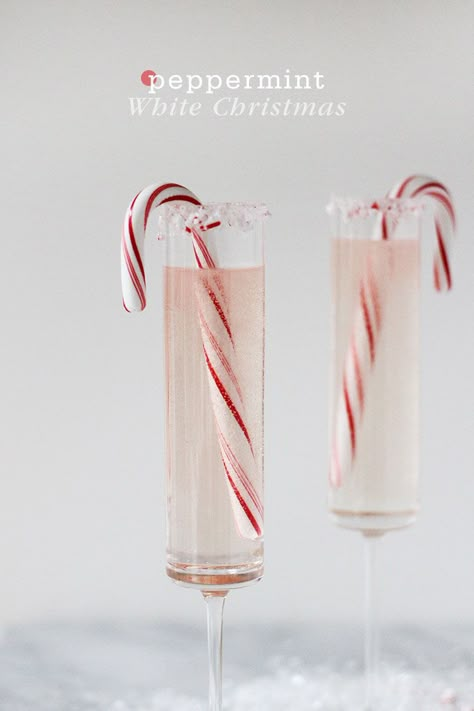 Peppermint Cocktail, White Chocolate Liqueur, Christmas Champagne, Peppermint Recipes, Peppermint White, Chocolate Liqueur, Christmas Cocktail, Champagne Cocktail, Milk Shakes