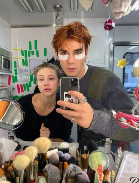 Betty And Archie, Betty Archie, Teen Sleepover Ideas, Riverdale Outfits, Lili Reinhart And Cole Sprouse, Teen Sleepover, Archie And Betty, Where Is The Love, Riverdale Aesthetic