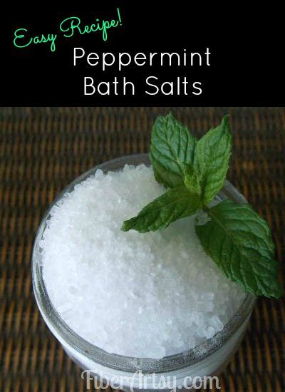 Easy DIY Peppermint Bath Salts Recipe - FiberArtsy.com Peppermint Baking, Baking Soda Body Scrub, Epsom Salt Foot Soak, Peppermint Bath Salts, Baking Soda Face Scrub, Bath Salts Recipe, Baking Soda Face, Homemade Scrub, Bath Bomb Recipes