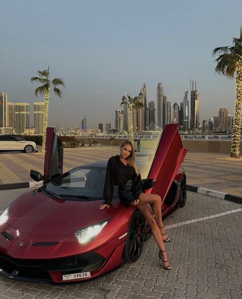 Million Dollar House, Dubai Cars, Bad Girl Quotes, Rich Girl Aesthetic, Art Of Seduction, Beautiful High Heels, Rich Lifestyle, Sports Car Racing, Future Lifestyle