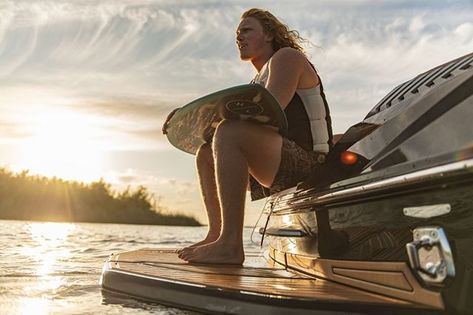 Wakesurfing Aesthetic, Foto Insta, Wakeboard Boats, Grad Pic, Male Senior Pictures, Senior Photoshoot, Drone Photos, Boat Accessories, Water Skiing