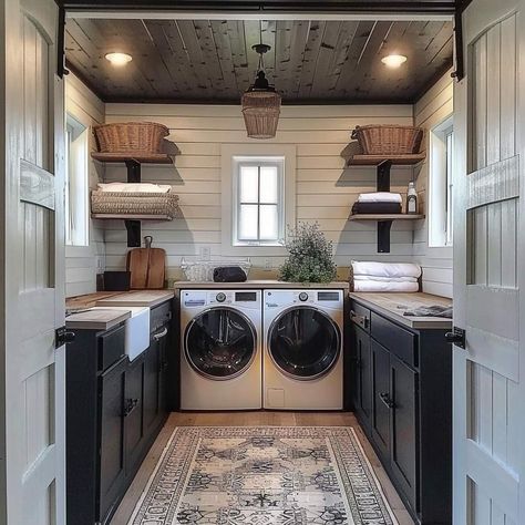 Mud Room Laundry Room Combo, Perfect Laundry Room, Pantry Laundry Room, Dream Laundry Room, Mudroom Laundry Room, Laundry Room Layouts, Laundry Room Renovation, Laundry Design, Modern Laundry Rooms