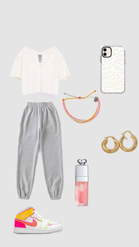 #greysweatpants #white#airjordans#preppy #outfit #fitcheck Outfits With Grey Sweatpants, Sweatpant Outfits, Gray Sweatpants Outfit, Sweatpants Outfit, Grey Sweatpants, Preppy Outfit, Preppy Outfits, Aesthetic Outfits, Pants Outfit