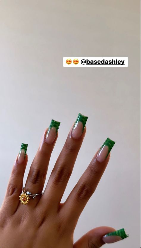 Classy Acrylic Nails Square, Ivy Green Nails, Nails Acrylic Toes, Yellow Nails Acrylic, Green Toe Nails, March Nails Ideas, Acrylic Nails Yellow, Make Outfits, Gold Acrylic Nails