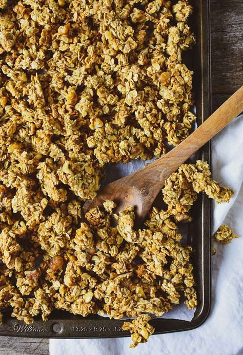 Granola Ingredients, Oil Free Vegan Recipes, Vegan Breakfasts, Starch Solution, Wfpb Recipes, Plant Based Breakfast, Granola Healthy, Granola Recipe, Oil Free Vegan