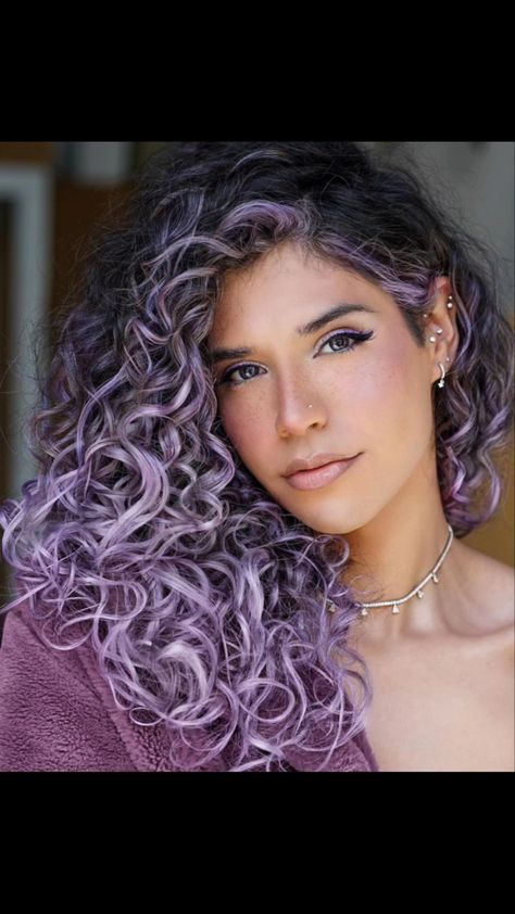 Lavender Highlights, Purple Hair Highlights, Lavender Hair Colors, Curly Color, Natural Hair Mask, Balayage Color, Different Hair Colors, Colored Curly Hair, Lavender Hair